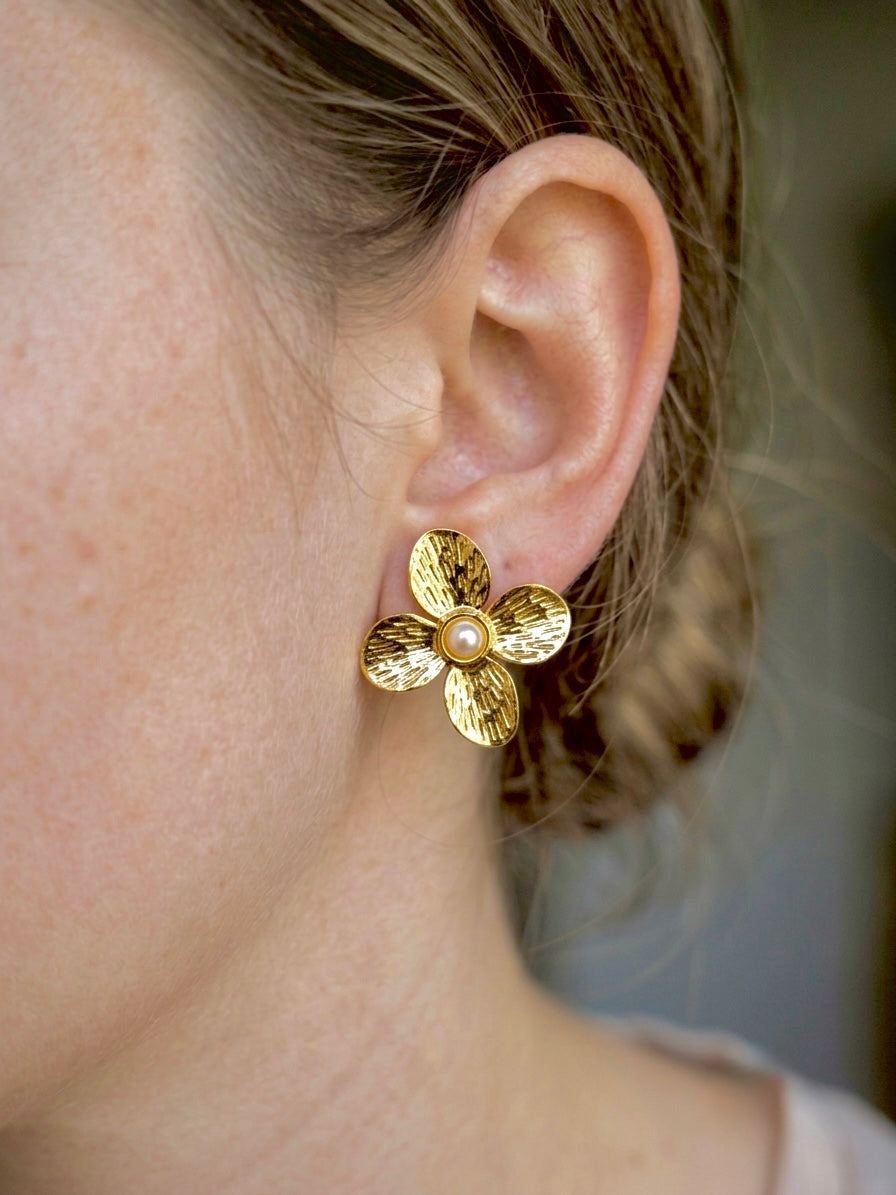 Anti-Tarnish Gold Flower Pearl Stud