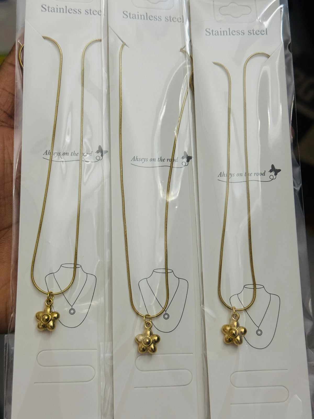Anti-Tarnish Gold Flower Pendant Necklace