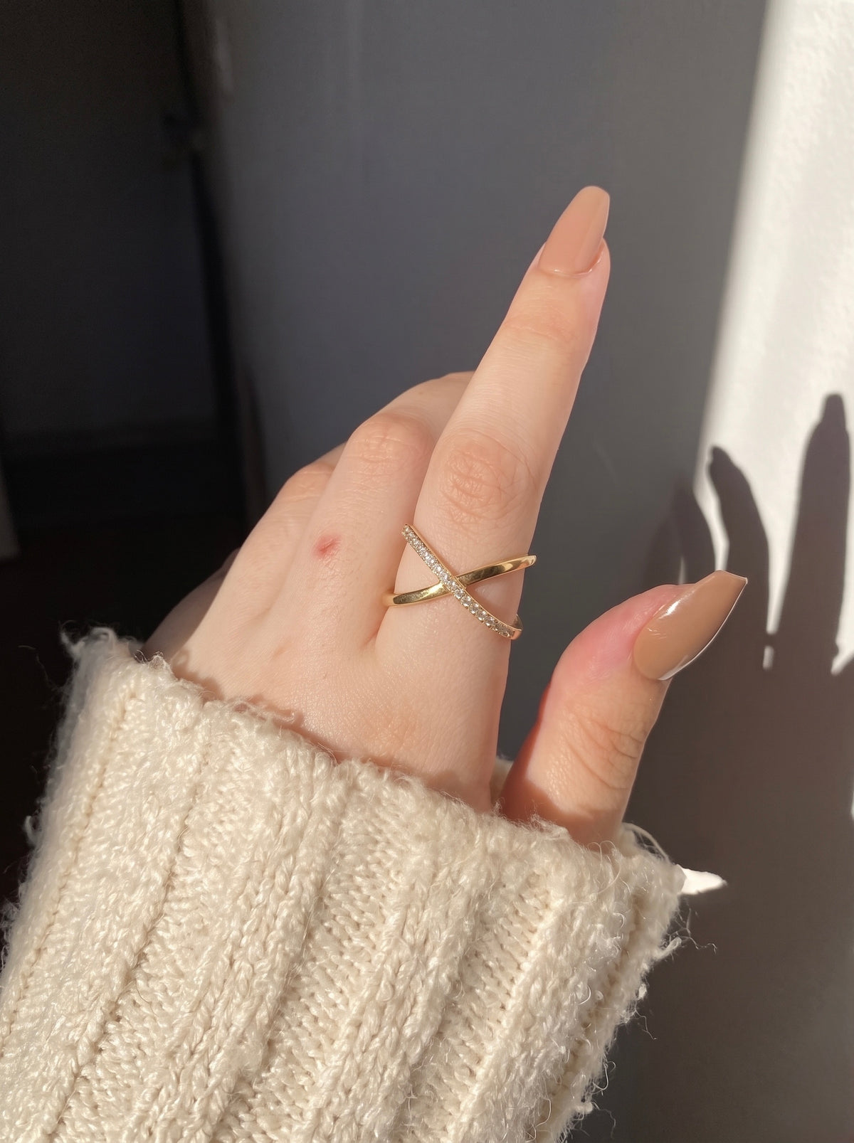 Anti-Tarnish Gold Infinity Finger Ring With Adjustable Size