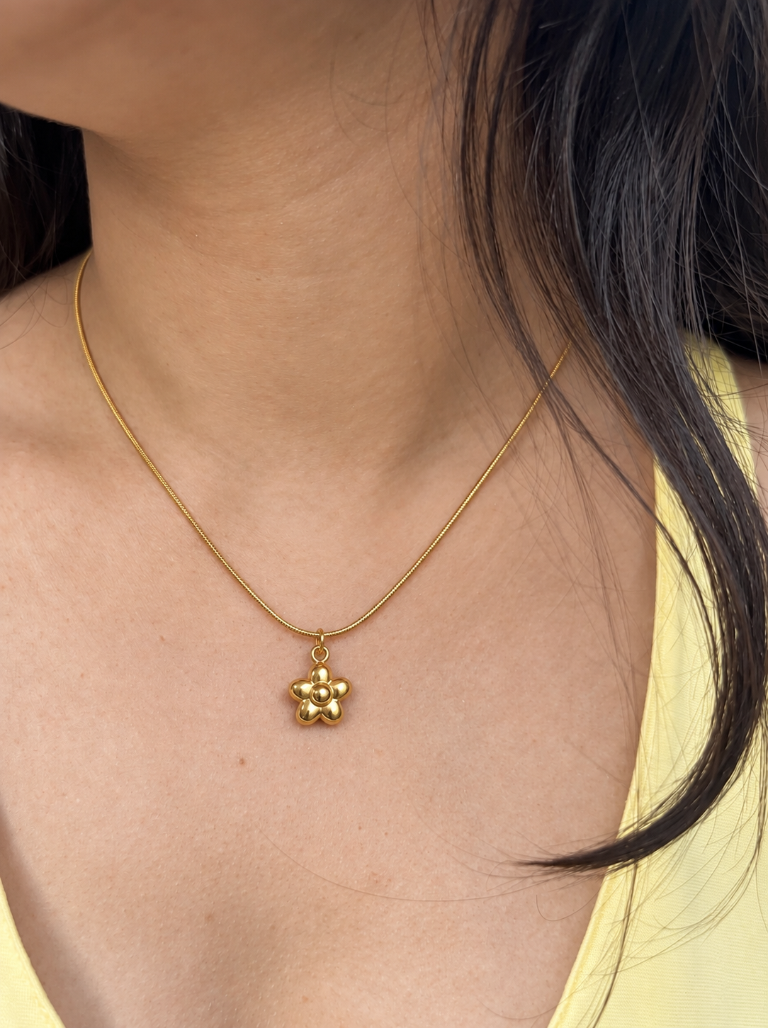 Anti-Tarnish Gold Flower Pendant Necklace