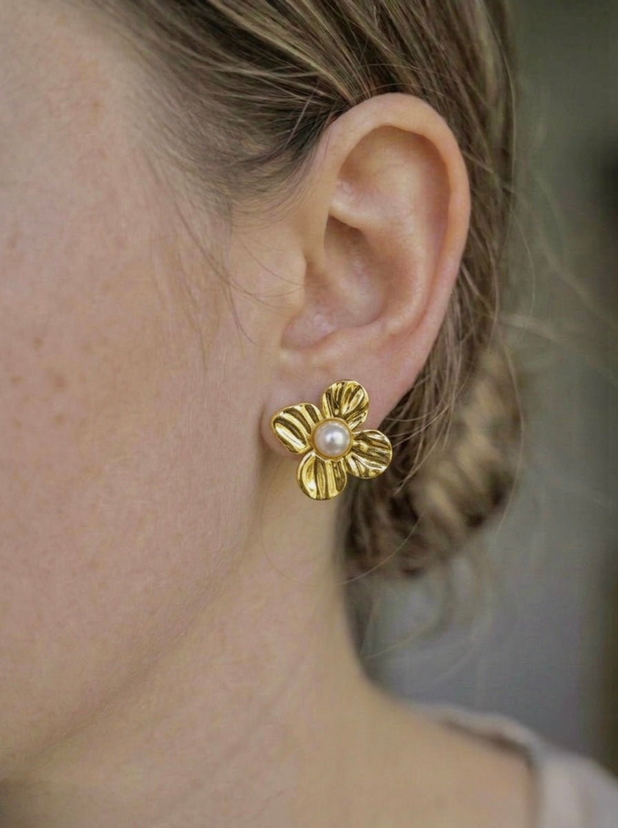 Anti-Tarnish Gold Flower Pearl Stud