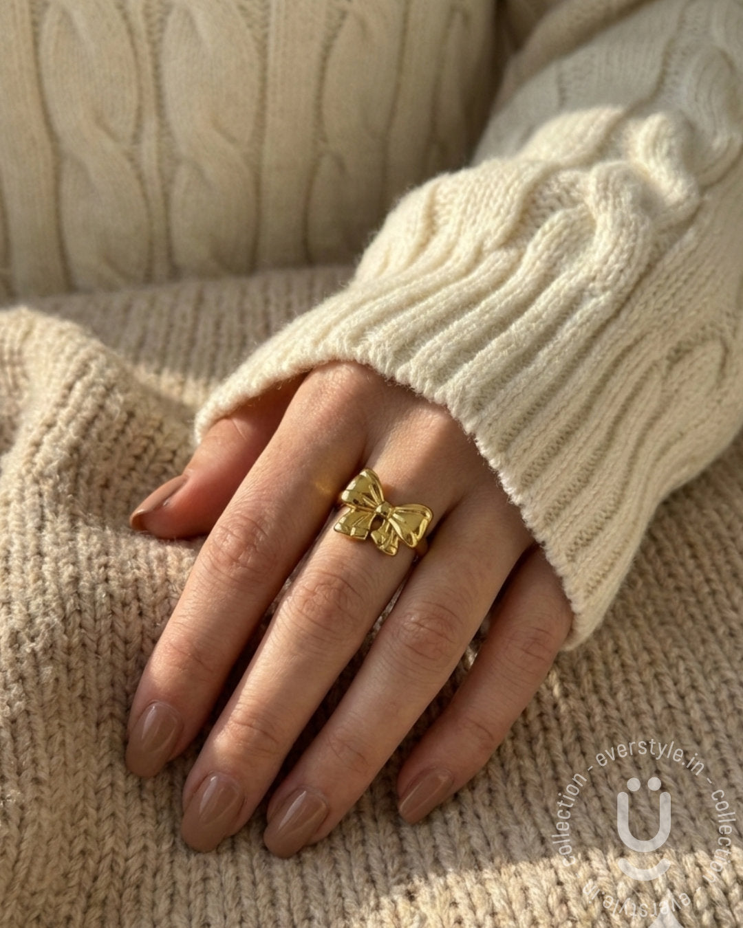 Anti-Tarnish Gold Bow Finger Ring With Adjustable Size