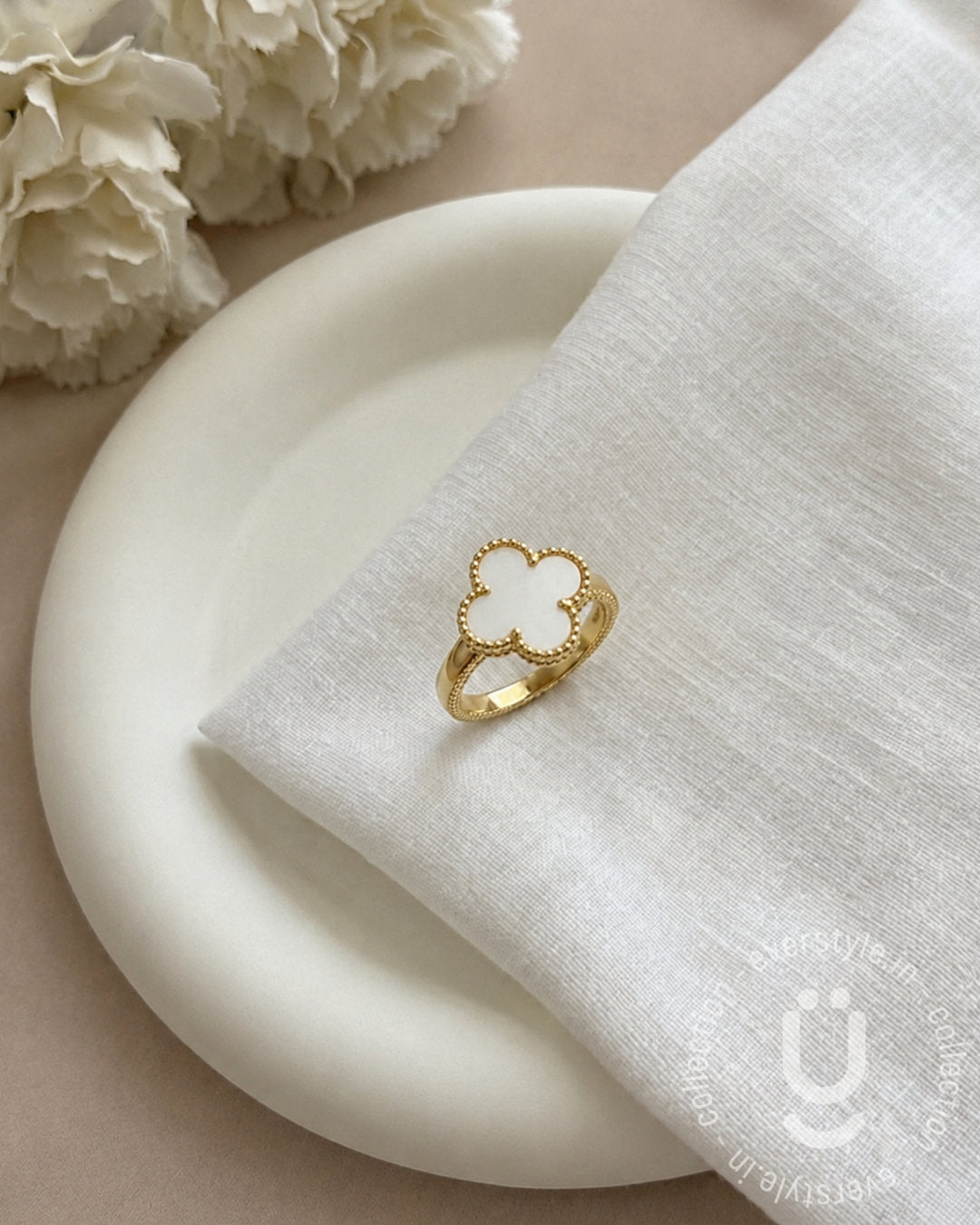 Anti-Tarnish Gold White Clover Finger Ring With Adjustable Size
