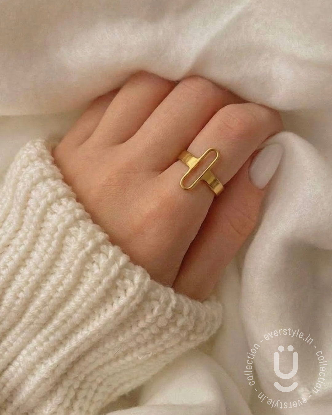 Anti-Tarnish Gold Finger Ring With Adjustable Size