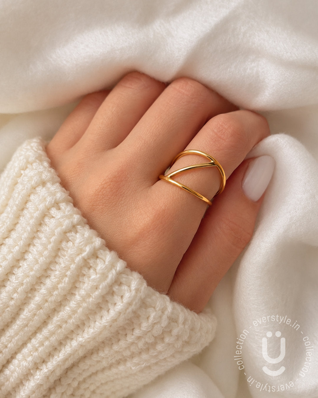Anti-Tarnish Gold Finger Ring With Adjustable Size