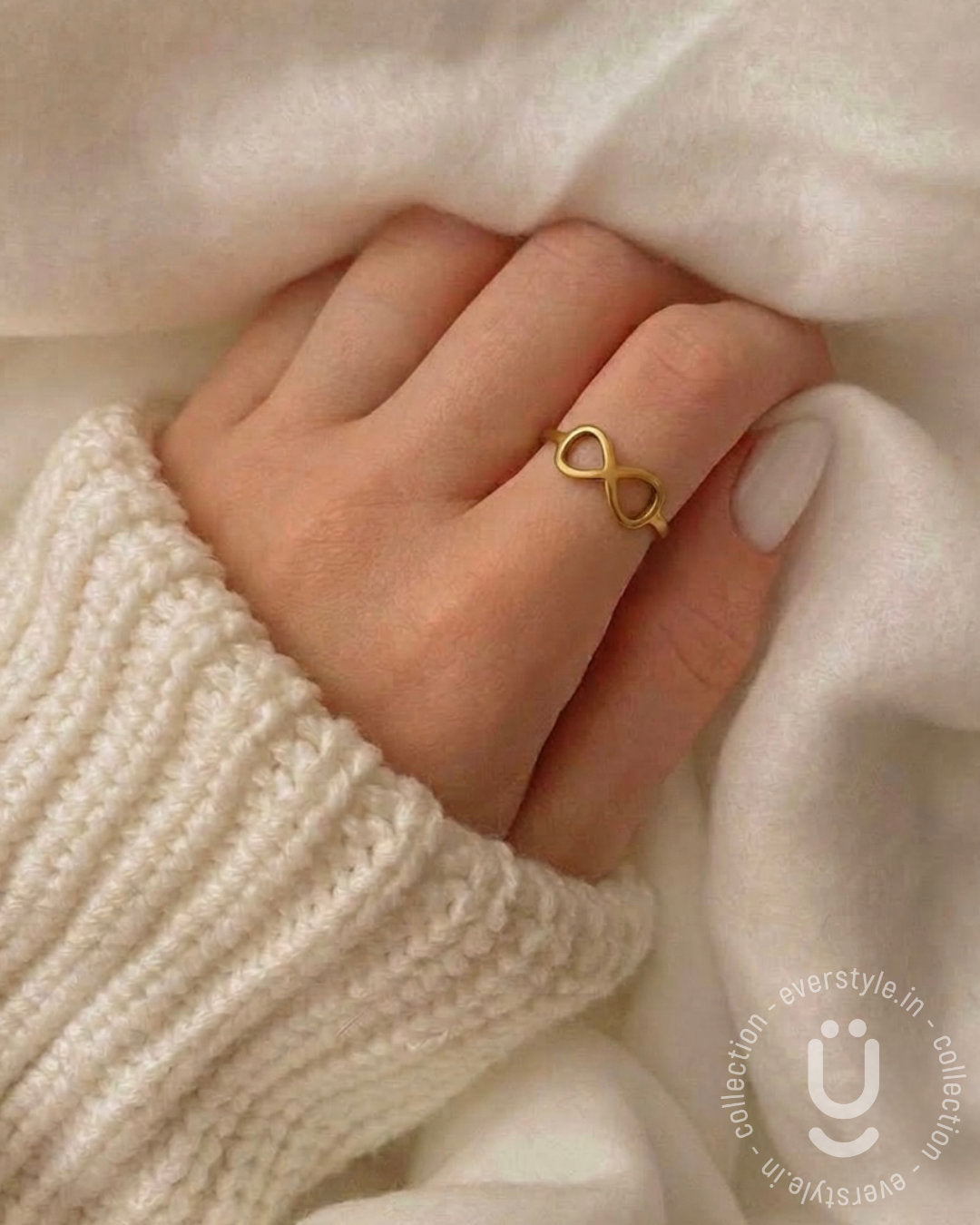 Anti-Tarnish Gold Finger Ring With Adjustable Size