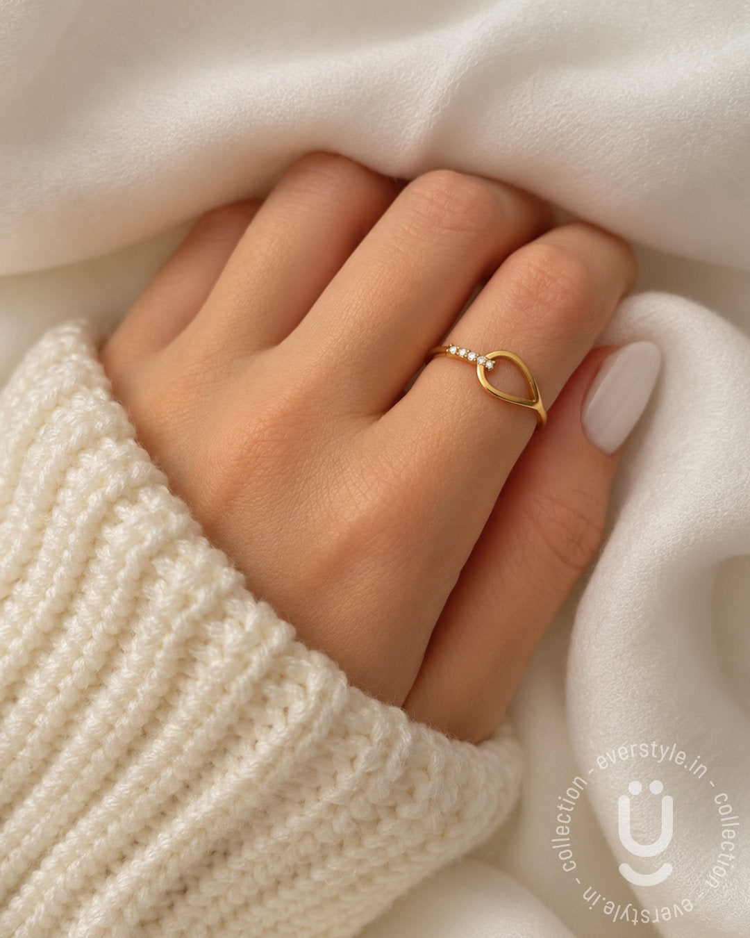Anti-Tarnish Gold Finger Ring With Stone Adjustable Size