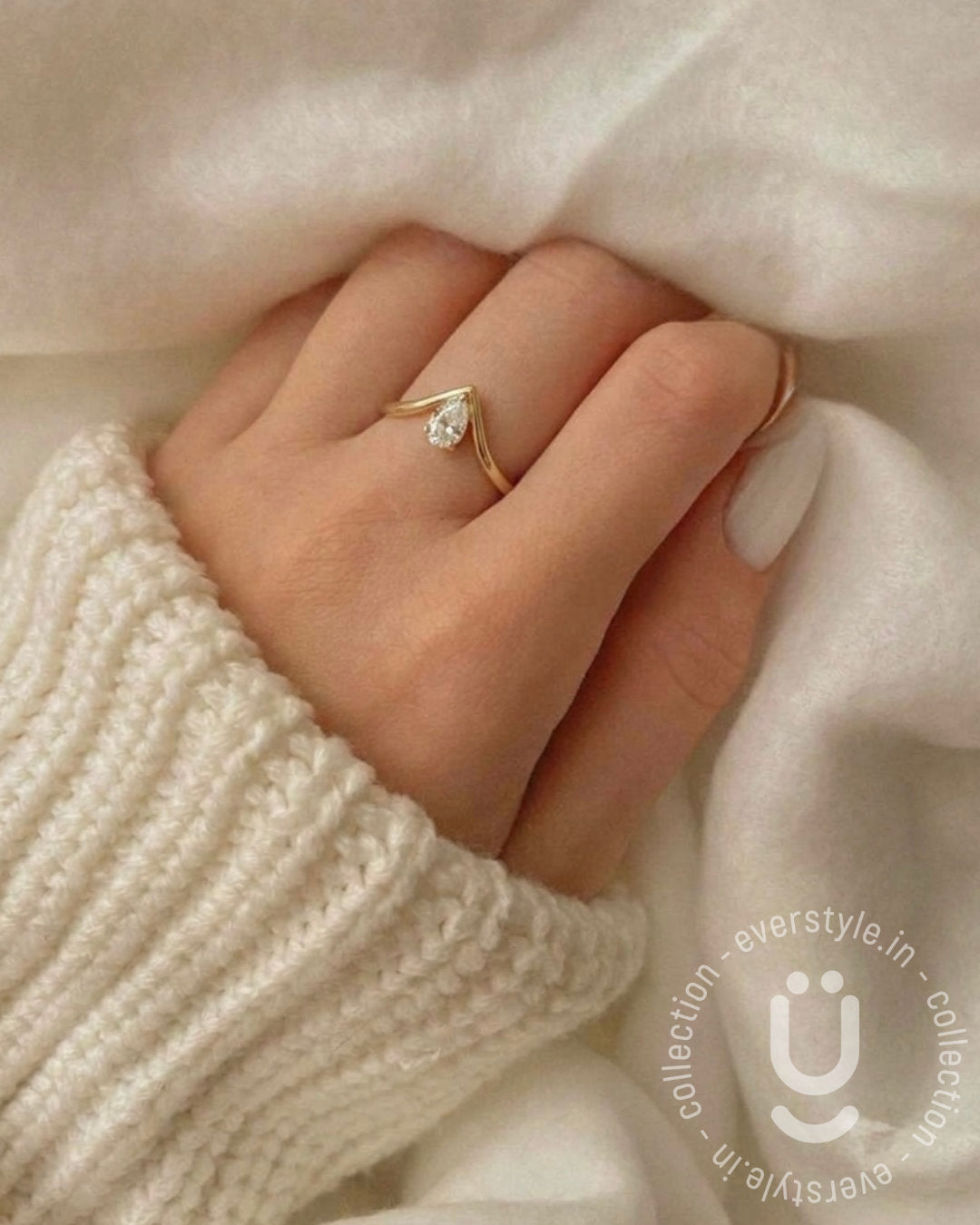 Anti-Tarnish Gold V Stone Finger Ring Adjustable