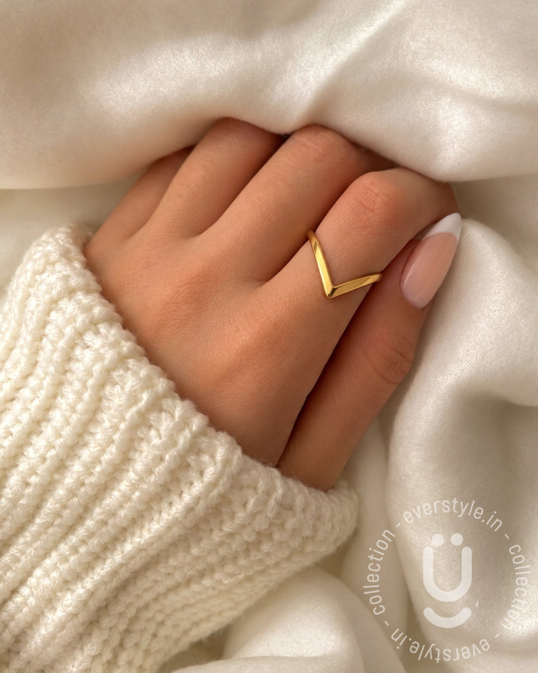 Anti-Tarnish Gold V Finger Ring Adjustable
