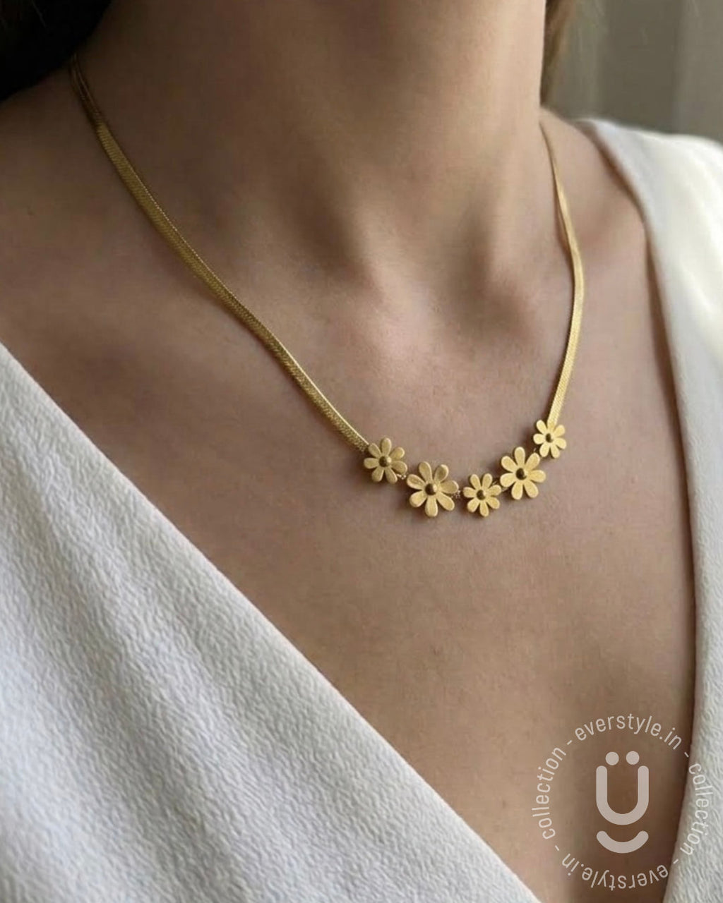 Anti-Tarnish Gold Flower Charms Necklace