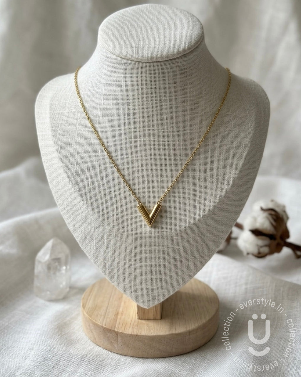 Anti-Tarnish Gold V Pendant Necklace